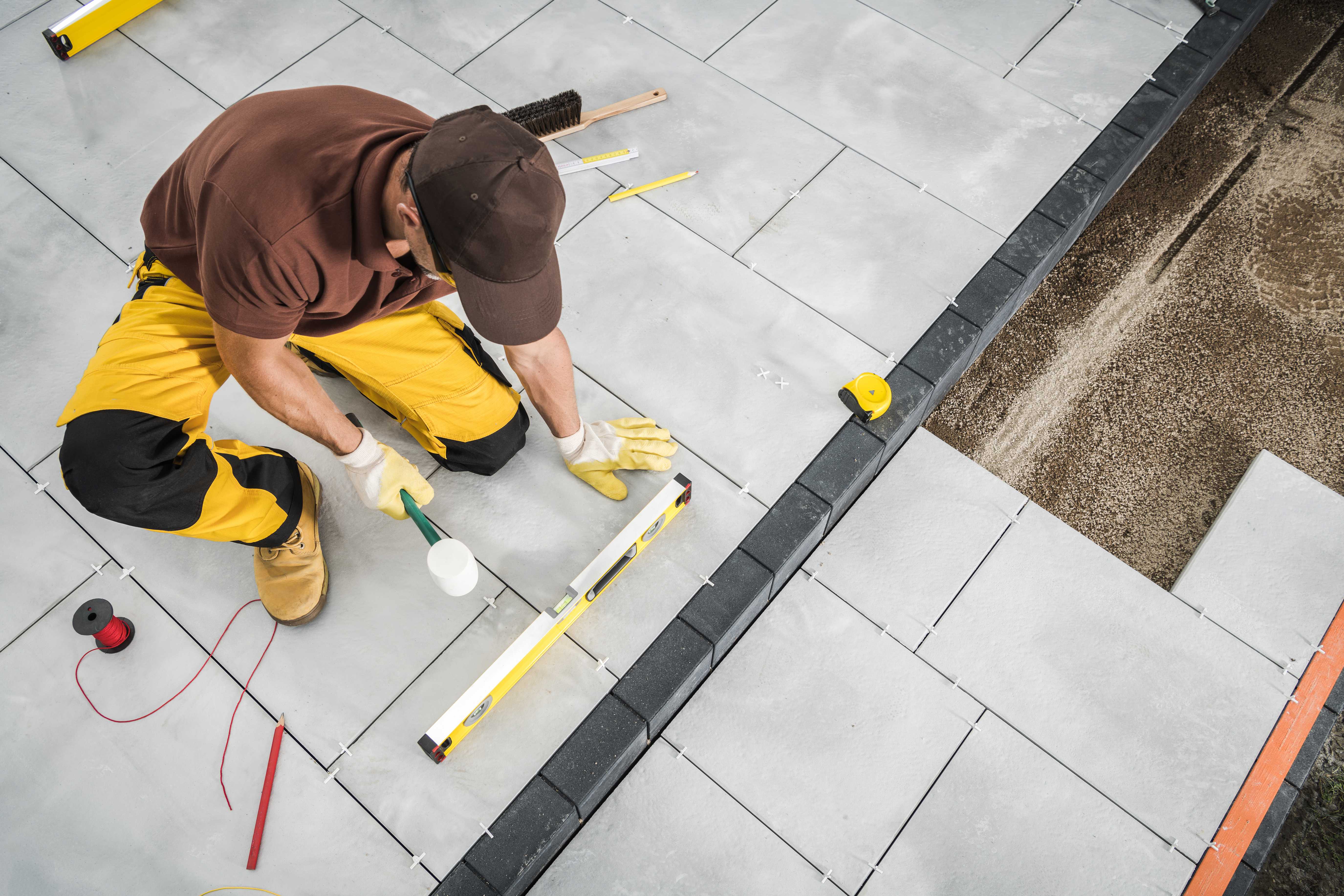 HARDSCAPE INSTALLATION - Professional construction services